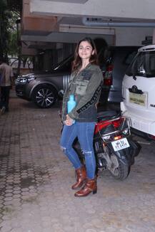 कूल अंदाज़ में संजय लीला भंसाली से मिलने पहुंची आलिया भट्ट, सामने आईं ये तस्वीरें