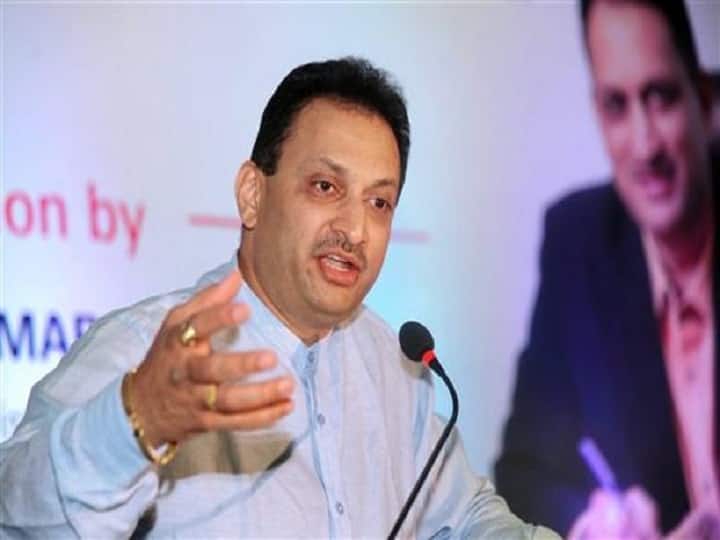 bjp leader ananth kumar hegde makes big claim about maharashtra government महाराष्ट्र: बीजेपी सांसद का दावा- केंद्र के 40 हजार करोड़ बचाने के लिए 80 घंटे के सीएम बने थे फडणवीस