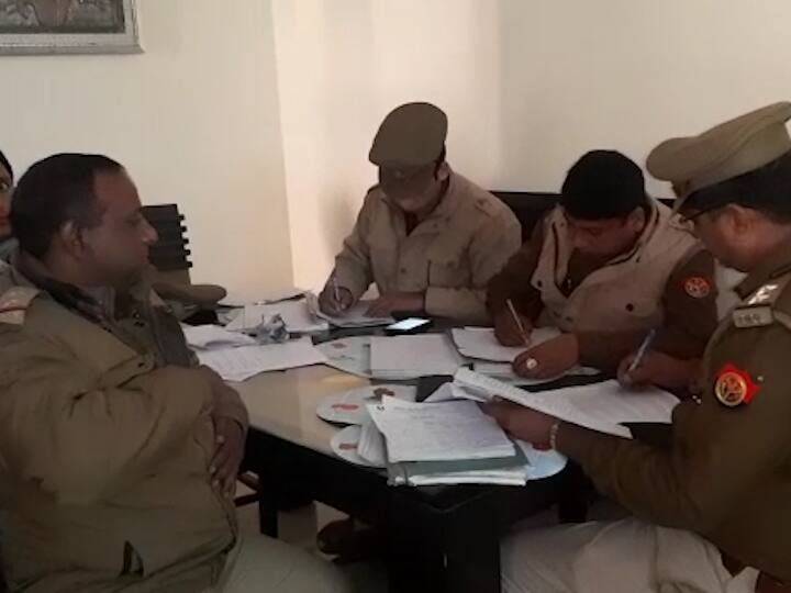 Ghaziabad Suicide Update- Family Suicides Due to Losses in Jeans Factory गाजियाबाद सुसाइड अपडेट: जींस की फैक्ट्री में घाटा होने की वजह से की परिवार ने सुसाइड