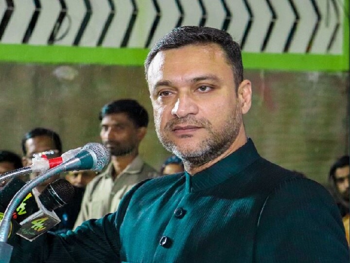 AIMIM leader and MLA Akbaruddin Owaisi development funds for renovation of temple हैदराबाद: अकबरुद्दीन ओवैसी ने मंदिर की मरम्मत के लिए मांगे 10 करोड़, मस्जिद के लिए तीन करोड़