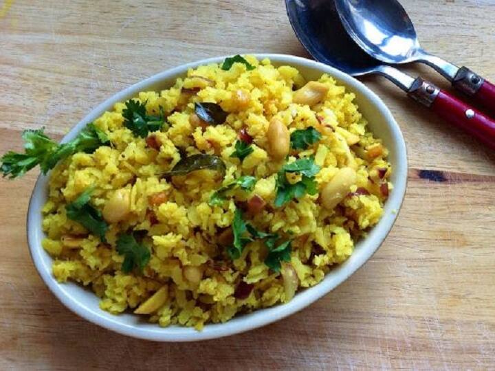 नाश्ते में पोहा खाने से हो सकता है वजन कम, जानें कैसे Poha can reduce weight quickly, know how नाश्ते में पोहा खाने से हो सकता है वजन कम, जानें कैसे