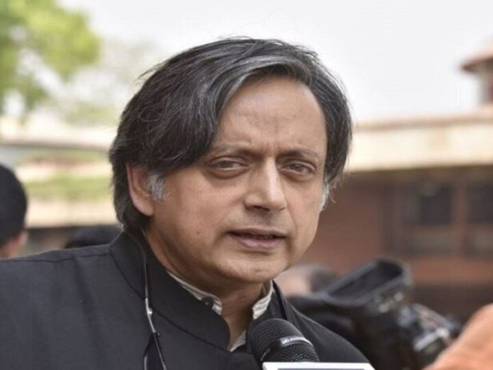 Shashi Tharoor including 7 wont be arrested for tweeting wrong information says supreme court ANN 26 जनवरी को प्रदर्शनकारी की मौत पर गलत ट्वीट करने वालों को राहत, शशि थरूर समेत 7 की गिरफ्तारी पर SC की रोक