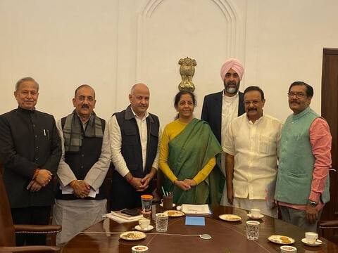 केंद्र और राज्यों के बीच GST कंपनसेशन के झगड़े की पूरी कहानी केंद्र और राज्यों के बीच GST कंपनसेशन के झगड़े की पूरी कहानी