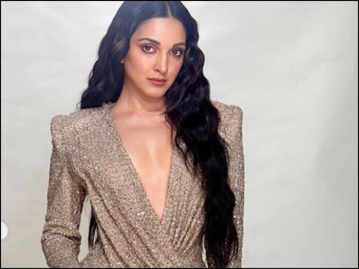 Kiara advani protects karan johar over nepotism , good newws नेपोटिज्म को लेकर करण जौहर के बचाव में आई कियारा, कहा- हम आउटसाइडर्स को भी देते हैं मौका