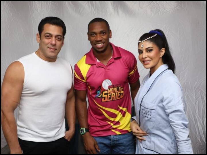 PICS: ओलंपिक गोल्ड मेडलिस्ट योहान ब्लेक से मिले सलमान और जैकलीन, साथ में यूं की मस्ती jacqueline fernandez and salman khan meet yohan blake PICS: ओलंपिक गोल्ड मेडलिस्ट योहान ब्लेक से मिले सलमान और जैकलीन, साथ में यूं की मस्ती