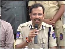 हैदराबाद एनकाउंटर पर पुलिस कमिश्नर बोले- आरोपियों ने हथियार छीनकर फायरिंग की, दो हथियार भी जब्त किए