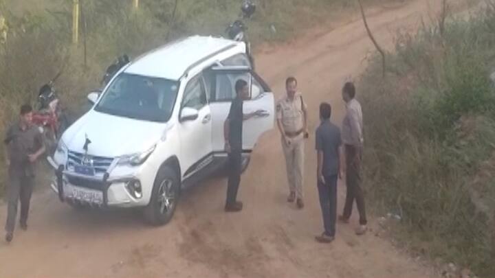 रिकंस्ट्रक्शन का मतलब ये होता है कि जब पुलिस केस की छानबीन और सबूत जुटाने के लिए वारदात की जगह पर 'वारदात कैसे घटी' या 'वारदात को कैसे अंजाम दिया गया' इसके लिए घटनास्थल का दौरा करती है.