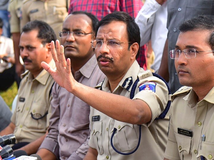 Hyderabad Encounter: Plea filed in Supreme Court over Police Action हैदराबाद एनकाउंटर मामला SC पहुंचा, दो वकीलों ने याचिका दायर कर मुठभेड़ में शामिल पुलिसवालों पर FIR की मांग की