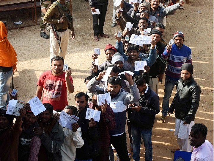 Jharkhand Election 2019 second phase voting end झारखंड चुनावः दूसरे चरण में सभी 20 सीटों पर वोटिंग खत्म, छिटपुट हिंसा के बीच 62 फीसदी मतदान