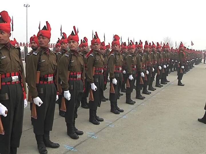 Jammu and Kashmir Light Infantry 404 soldiers complete their training ट्रेनिंग के बाद अब जम्मू कश्मीर लाइट इन्फेंट्री के 404 जवान दुश्मनों के दांत खट्टे करने को तैयार