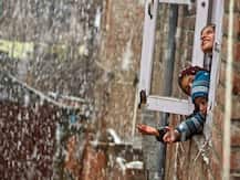 Child Care: सर्दी से बच्चों को बचाएं, कान और गले को ढक कर रखें