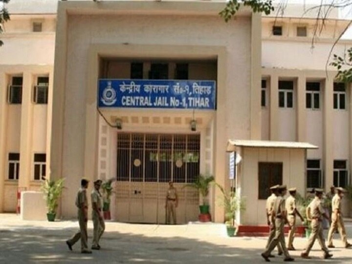Tihar jail administration sent its report to Rashtrapati Bhavan निर्भया गैंगरेप केस: तिहाड़ जेल प्रशासन ने दोषी विनय याचिका की रिपोर्ट राष्ट्रपति भवन को भेजी