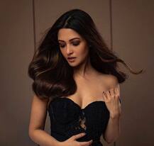 रिया सेन का बोल्ड अंदाज एक बार फिर से वारयल, खुद शेयर की ऐसी-ऐसी तस्वीरें