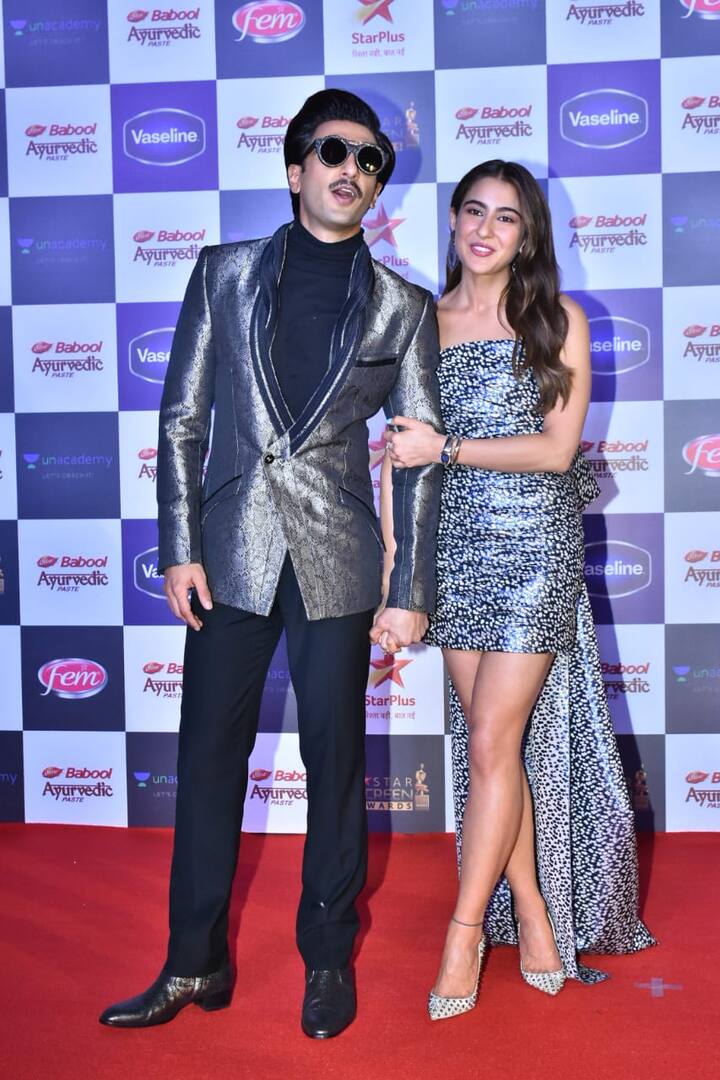 सारा अली खान के साथ दिलकश अंदाज में पोज देते रणवीर सिंह. (Photo Credit: Manav Manglani)