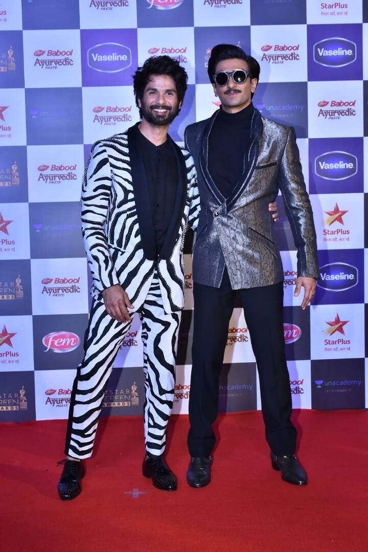 इसके साथ ही शाहिद कपूर जेब्रा प्रिंट सूट में काफी जंच रहे थे. (Photo Credit: Manav Manglani)