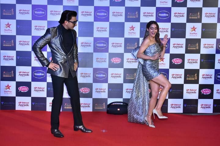 इस दौरान सारा और रणवीर 'सिंघम' के गाने 'आंखे मारे' पर थिरकते भी दिखाई दिए. (Photo Credit: Manav Manglani)