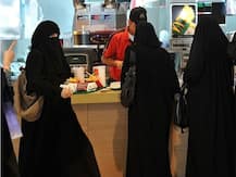 बदलता सऊदी अरब, अब रेस्टोरेंट में मिटा महिला और पुरुषों का भेद, ये है नया नियम