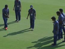 Video: बीच मैच में मैदान में घुसा सांप, फिर हुआ कुछ ऐसा