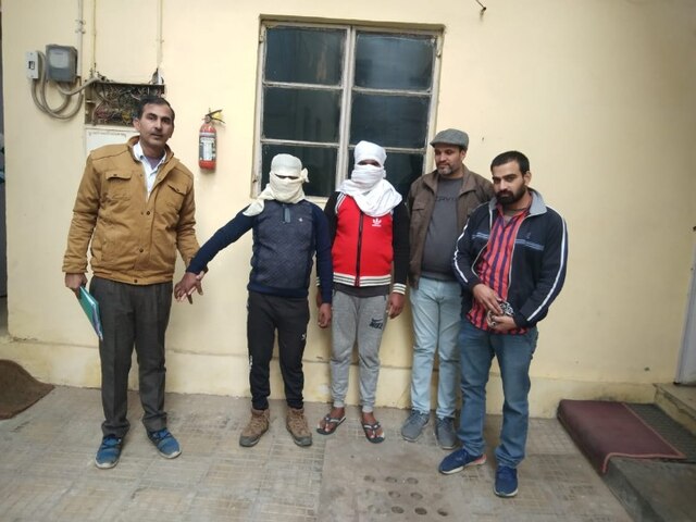 चलती ट्रेन में दिया था 90 लाख के सोने की लूट को अंजाम, दिल्ली पुलिस ने किया दो बदमाशों को गिरफ्तार Delhi police arrested two miscreants for robbing gold worth 90 lakhs in a moving train