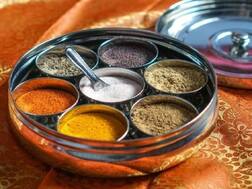 रसोई में रखी मसालदानी में छुपा है सेहत का राज, जानने के लिए पढ़े पूरी खबर