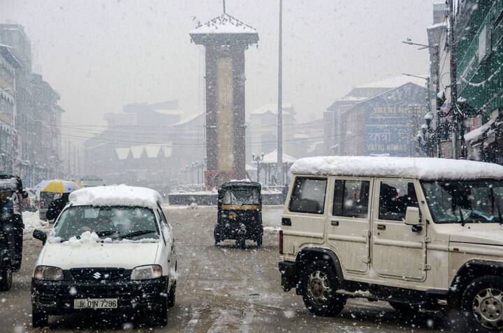 श्रीनगर के लाल चौक की है ये तस्वीर