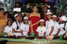 PHOTOS: अनन्या पांडे ने एनजीओ के बच्चों के साथ किया प्री क्रिसमस सेलिब्रेशन, यहां देखिए खूबसूरत तस्वीरें