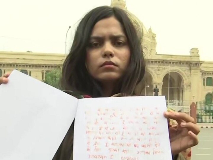 Shooter Vartika Singh writes letter in blood to execute Nirbhaya case convicts इंटरनेशनल शूटर ने खून से अमित शाह को लिखा पत्र, निर्भया के दोषियों को फांसी पर लटकाने की मांगी इजाजत