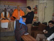 ग्वालियर कलेक्टर की अनोखी शर्त, बंदूक का लाइसेंस लेना है तो गौशाला में देने होंगे 10 कंबल