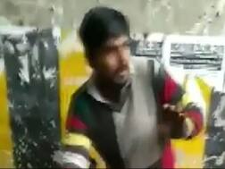 ग्रेटर नोएडा में बिरयानी बेचने वाले युवक की बेरहमी से की पिटाई, VIDEO वायरल