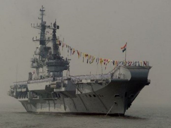 SC stays further dismantling of decommissioned aircraft carrier INS Viraat ANN INS विराट को म्यूजियम बनाने की मांग पर SC का नोटिस, जहाज को तोड़ने पर लगाई रोक