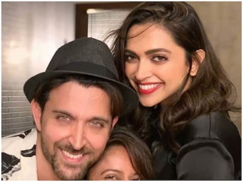 दीपिका पादुकोण को ऋतिक रोशन ने खिलाया केक, एक्ट्रेस ने दिया ऐसा रिएक्शन कि वीडियो वायरल दीपिका पादुकोण को ऋतिक रोशन ने खिलाया केक, एक्ट्रेस ने दिया ऐसा रिएक्शन कि वीडियो वायरल