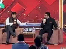 ABP Shikhar Sammelan: कांग्रेस प्रवक्ता ने बीजेपी के गौरव भाटिया को रेजर दिखाते हुए कहा- अब तो सिर मुंडवा लें