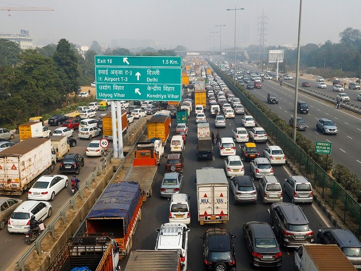 CAA protests Delhi Gurugram National Highway worst affected CAA विरोध प्रदर्शन के चलते ट्रैफिक का बुरा हाल, दिल्ली-गुरुग्राम नेशनल हाइवे सबसे ज्यादा प्रभावित