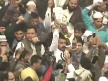 नागरिकता कानून: भीम आर्मी के चीफ चन्द्रशेखर आजाद भी जामा मस्जिद पहुंचे, लोगों का प्रदर्शन जारी