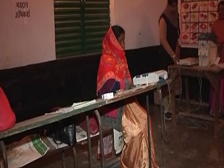 Jharkhand today has fifth and last phase voting झारखंड में आज पांचवें और आखिरी चरण का मतदान जारी, बड़े-बड़े दिग्गजों की किस्मत दांव पर