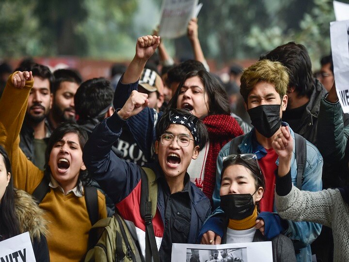 Protest against Citizenship Amendment Act and NRC CAA Protest: दिल्ली, लखनऊ और कोलकाता समेत देश के 20 से ज्यादा शहरों में प्रदर्शन जारी