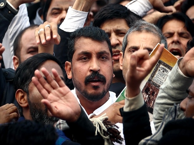 भीम आर्मी चीफ चंद्रशेखर आजाद को मिली जमानत, चुनाव तक दिल्ली में किसी भी धरने में शामिल होने पर रोक लगाई Bhim Army chief Chandrashekhar Azad gets bail in Daryaganj violence Case