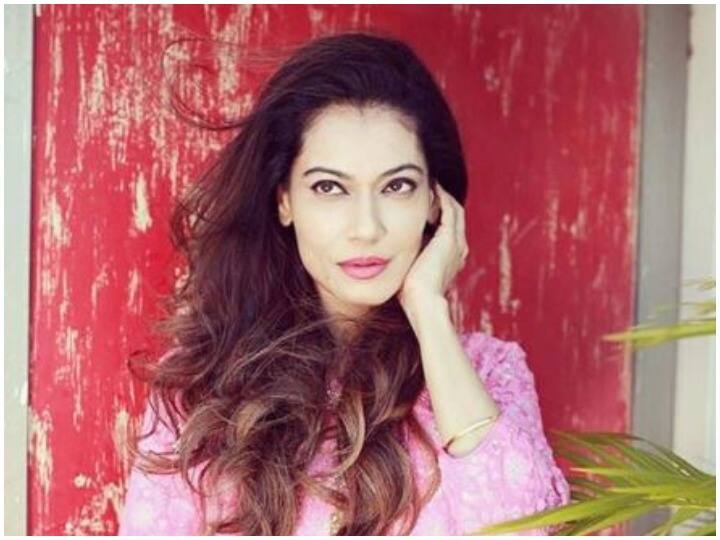 अभिनेत्री पायल रोहतगी ने किया CAA का समर्थन, फरहान अख्तर पर साधा निशाना Actress Payal Rohatgi supports CAA and targets Farhan Akhtar अभिनेत्री पायल रोहतगी ने किया CAA का समर्थन, फरहान अख्तर पर साधा निशाना