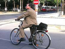 टहलना और साइकिलिंग हो सकते हैं दिल की सेहत के लिए फायदेमंद: रिसर्च