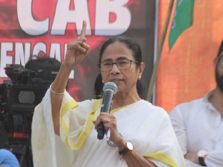 अब ममता बनर्जी की सरकार ने विधानसभा में CAA के विरोध में प्रस्ताव पेश किया Mamata Banerjee government tables anti CAA resolution in West Bengal Assembly अब ममता बनर्जी की सरकार ने विधानसभा में CAA के विरोध में प्रस्ताव पेश किया