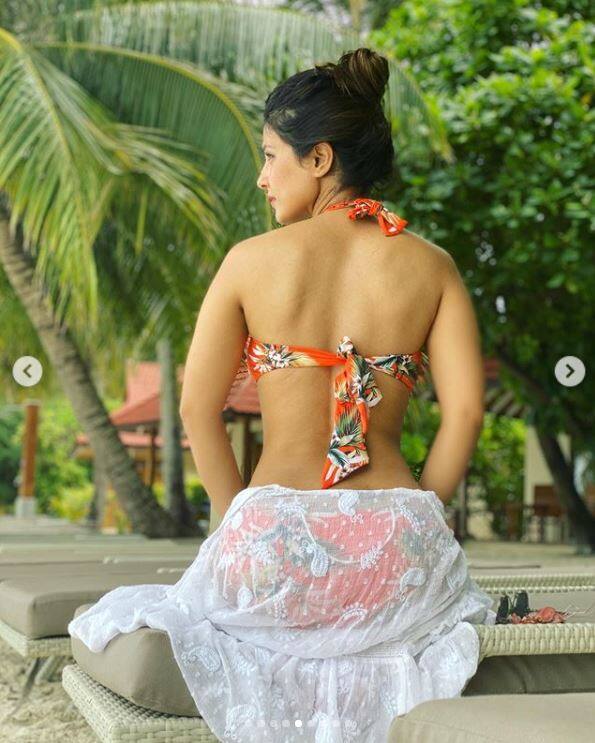 तस्वीरों से साफ जाहिर है कि हिना इन दिनों वैकेशन इंजॉय कर रही हैं. (Photo Credit: @realhinakhan Instagram)