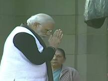 पीएम मोदी ने लखनऊ में वाजपेयी की प्रतिमा का अनावरण किया और मेडिकल कॉलेज की आधारशिला रखी