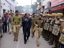 जुमे की नमाज को लेकर यूपी में सुरक्षा व्यवस्था चौकस, जगह-जगह पुलिस का फ्लैग मार्च