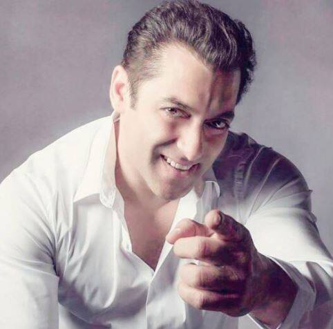  सलमान बताते हैं कि जिस दौर में वो स्ट्रगल कर रहे थे, उस समय उन्हें कई दफा न का सामना करना पड़ा. कई बार लोगों ने उन्हें धक्के मार कर बाहर तक फिकवा दिया था. लेकिन वो इसे नकारात्मकता से नहीं देखते थे. उनका मानना था कि लोगों के ऐसे व्यवहार से उनमें गुस्सा आएगा और वो एक दमदार व्यक्तित्व के साथ उभर सकेंगे. वो जानते थे कि एक दिन वो बहुत बड़े आदमी बनेंगे.