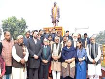 पटना: सीएम नीतीश कुमार ने निभाई दोस्ती, अरुण जेटली की प्रतिमा का किया अनावरण