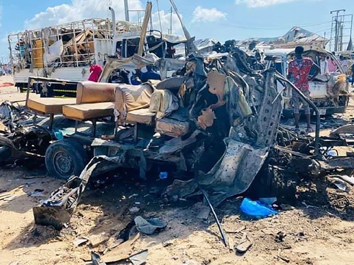 Car bomb in Somalia kills several people सोमालिया की राजधानी में ट्रक बम विस्फोट में 73 लोगों की मौत