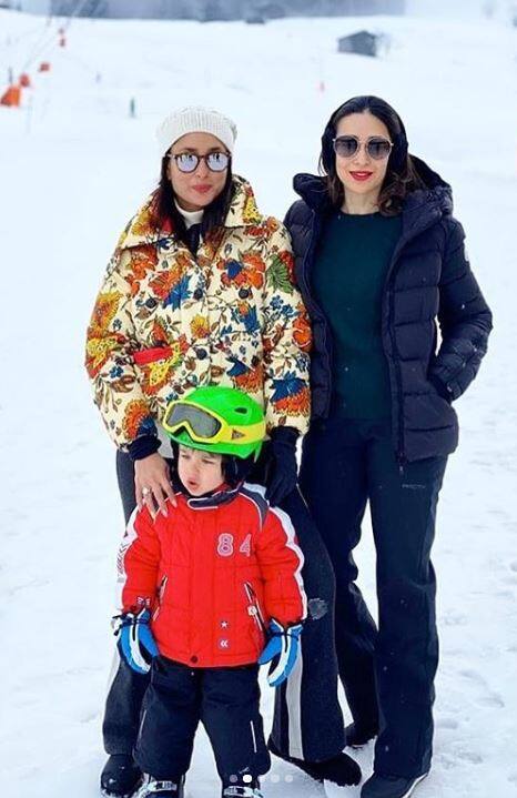 ये पहली बार नहीं है जब तैमूर परिवार के साथ यूं फॉरेन ट्रिप इंजॉय कर रहे बल्कि इससे पहले भी वो कई बार छुट्टियों में यूं इंजॉय करते दिखाई दे चुके हैं. (Photo Credit: @therealkarismakapoor Instagram)