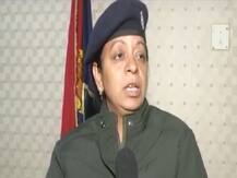 जानिए क्या कहना है उस महिला अधिकारी का जिसपर प्रियंका गांधी ने लगाया है गला दबाने का आरोप?