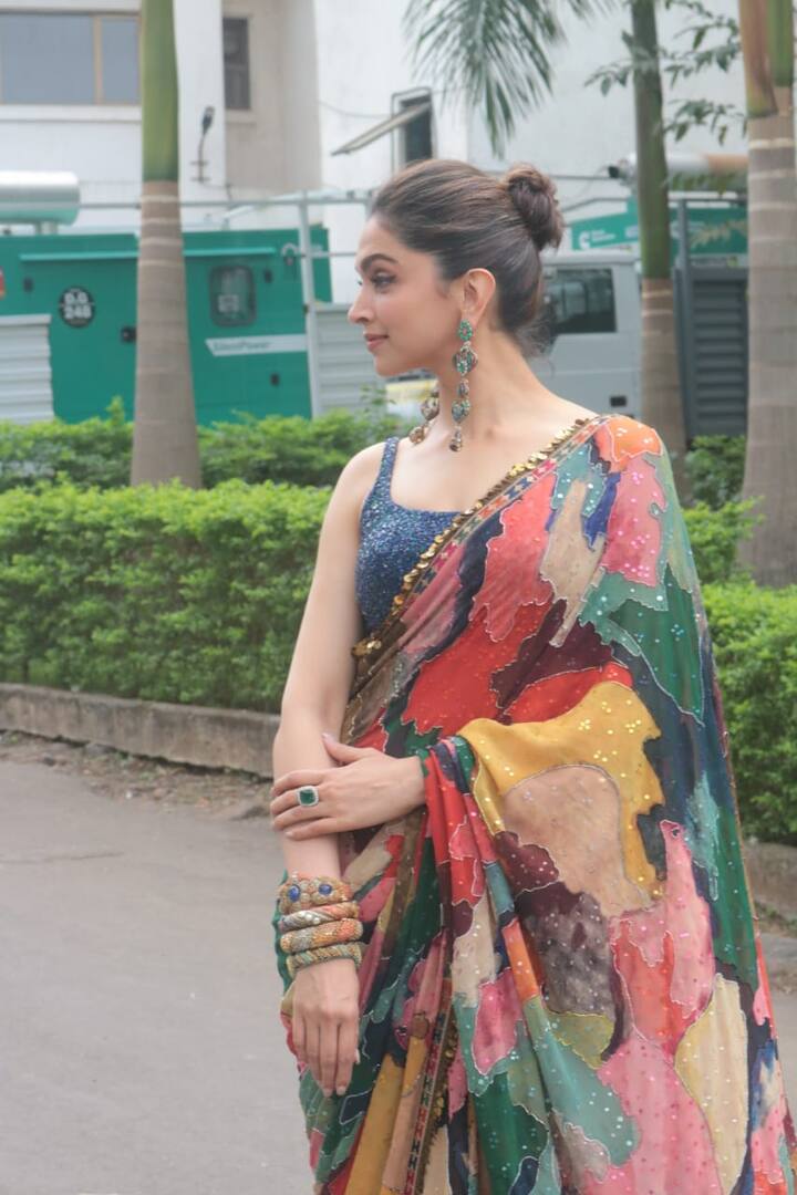 फैंस उनके इस ट्रेडिशनल लुक को काफी पसंद कर रहे हैं. (Photo credit: Manav Manglani)