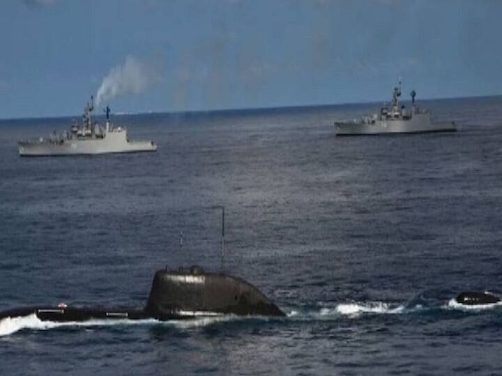 navy plans to build 24 submarines six nuclear bomber submarines नौसेना की 24 पनडुब्बियों के निर्माण की योजना, छह परमाणु हमलावर पनडुब्बी होंगी